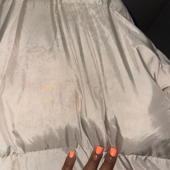 Outdoor feels puffer coat - Picture 6 of 6